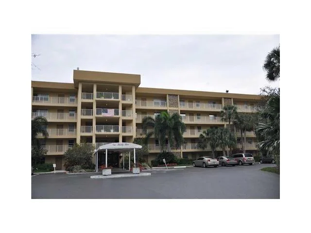 Unit for sale at 804 Cypress Grove Lane, Pompano Beach, FL 33069