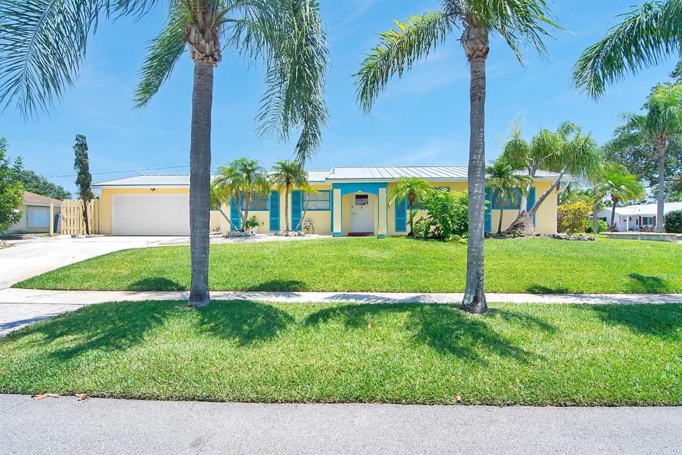 Unit for sale at 360 Saturn Avenue, Tequesta, FL 33469