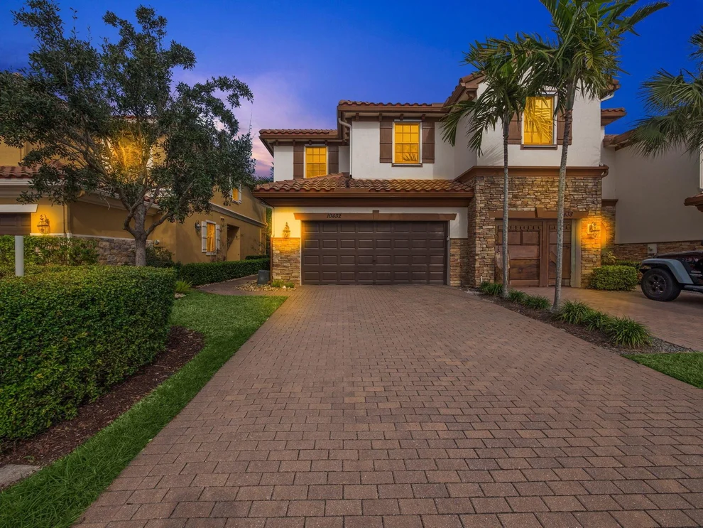 Unit for sale at 10432 Wellington Parc Drive, Wellington, FL 33449