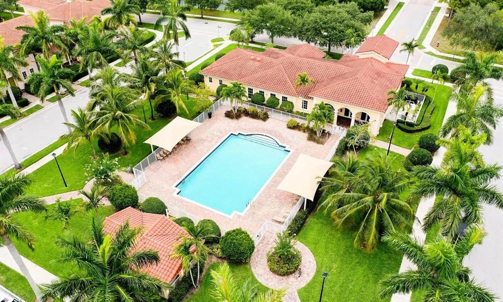Unit for sale at 107 Ennis Lane, Jupiter, FL 33458