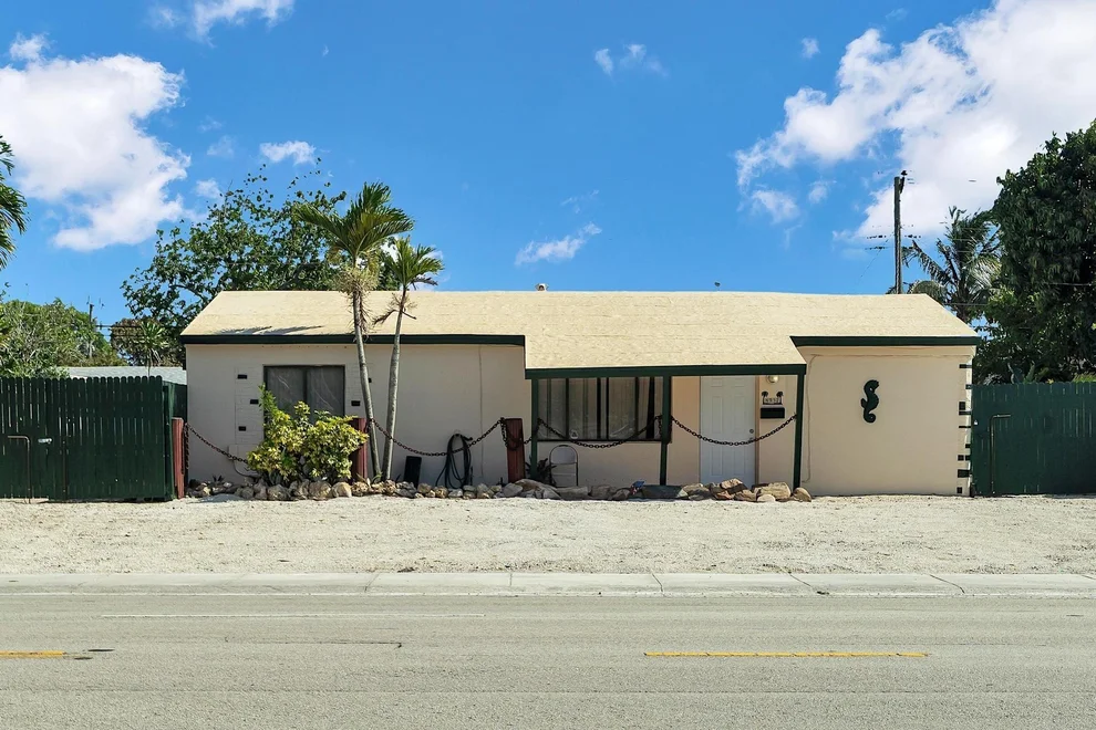 Unit for sale at 4932 SW 12th Street, Plantation, FL 33317