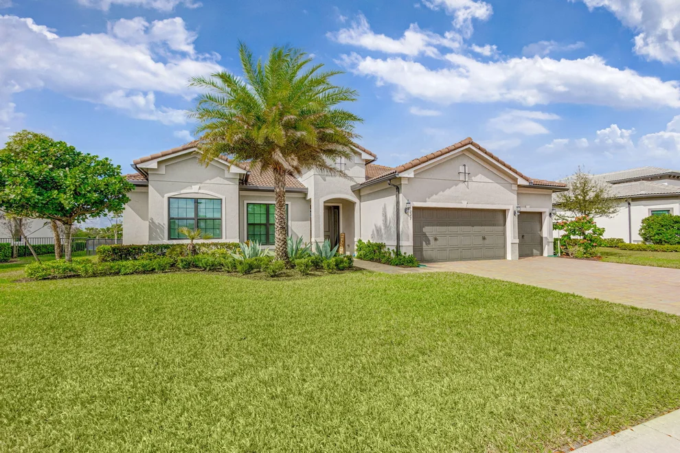 Unit for sale at 9227 Balsamo Drive, Palm Beach Gardens, FL 33412