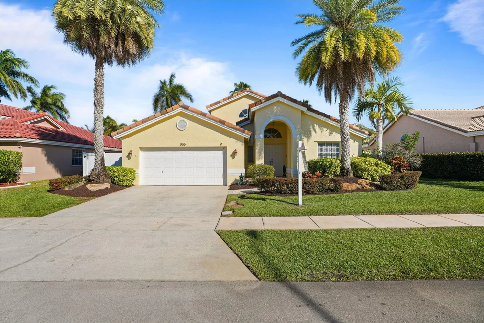 Unit for sale at 955 NW 202nd Avenue, Pembroke Pines, FL 33029