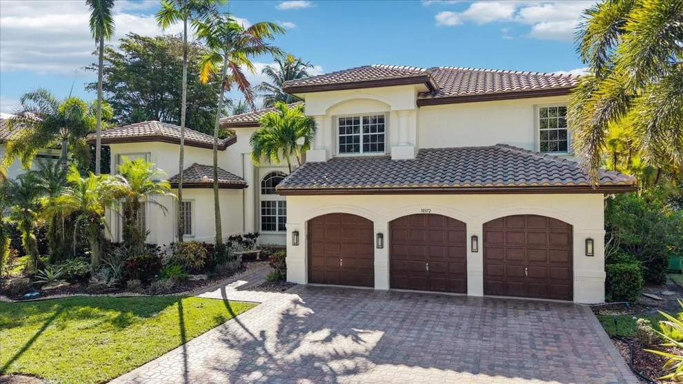 Unit for sale at 10372 N Lake Vista Circle, Davie, FL 33328