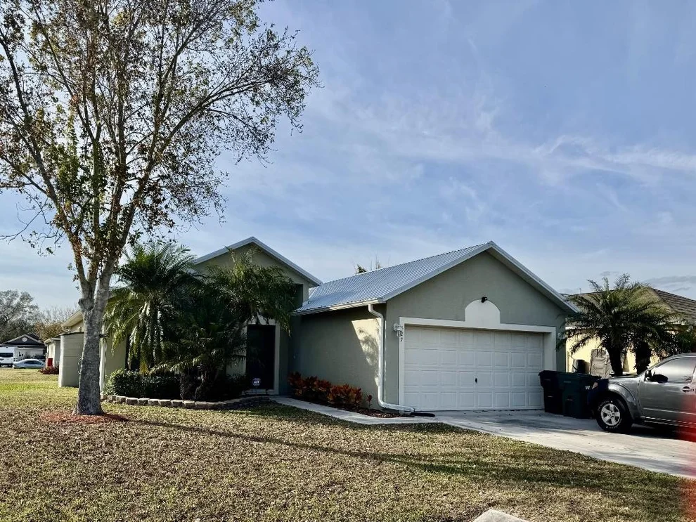 Unit for sale at 527 SE 38th Avenue, Okeechobee, FL 34974
