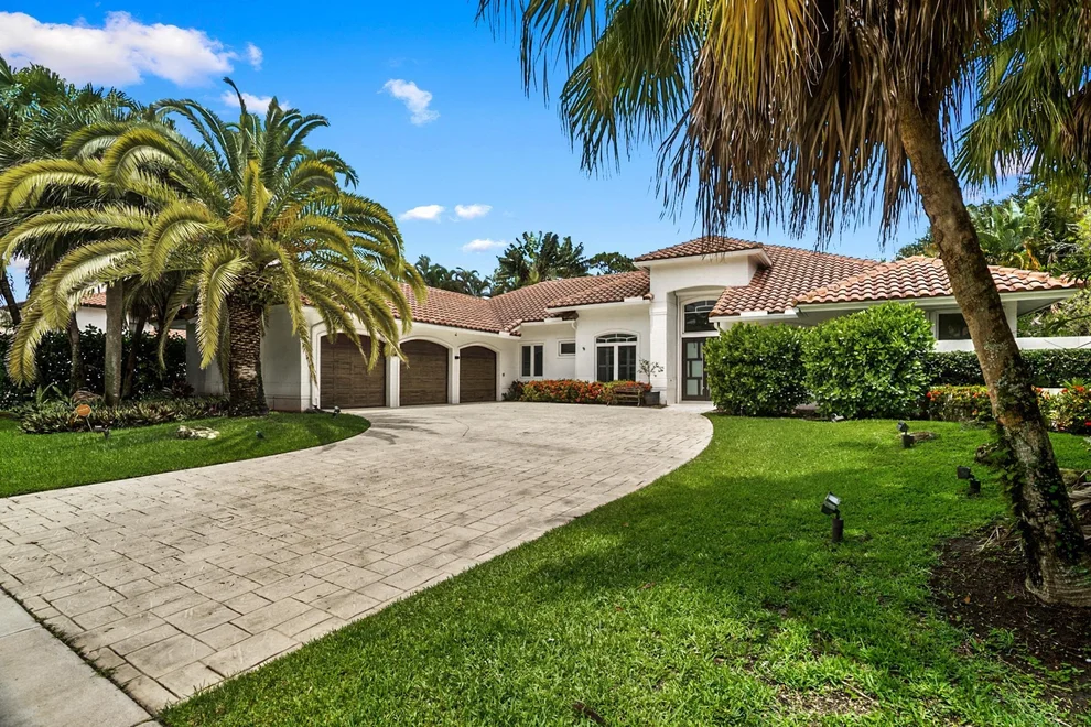Unit for sale at 910 Parkside Circle N, Boca Raton, FL 33486