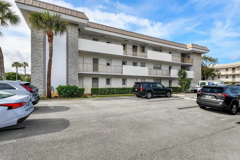 Unit for sale at 5401 NW 2nd Avenue, Boca Raton, FL 33487