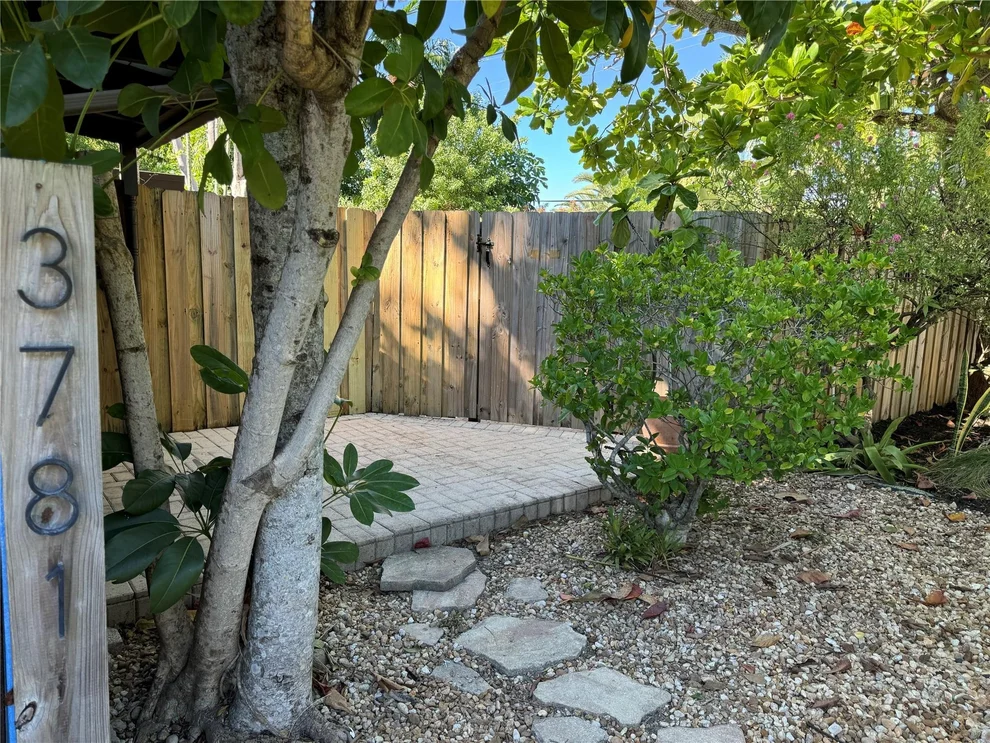 Unit for sale at 3781 NE 13th Avenue, Oakland Park, FL 33334