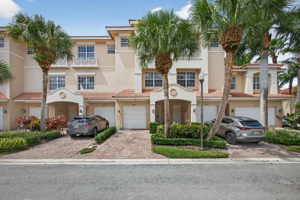 Unit for sale at 5011 Vine Cliff Way W, Palm Beach Gardens, FL 33418