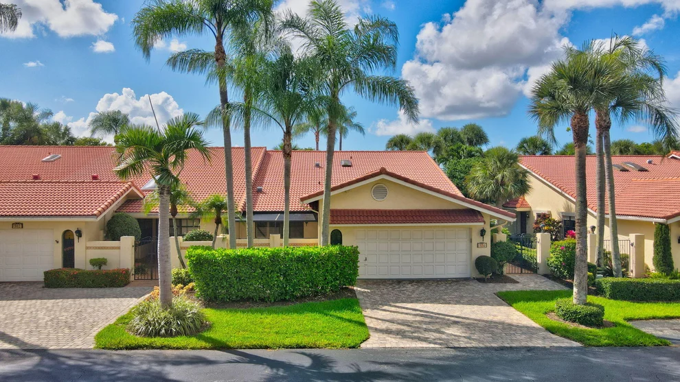 Unit for sale at 574 Emerald Way E, Deerfield Beach, FL 33442