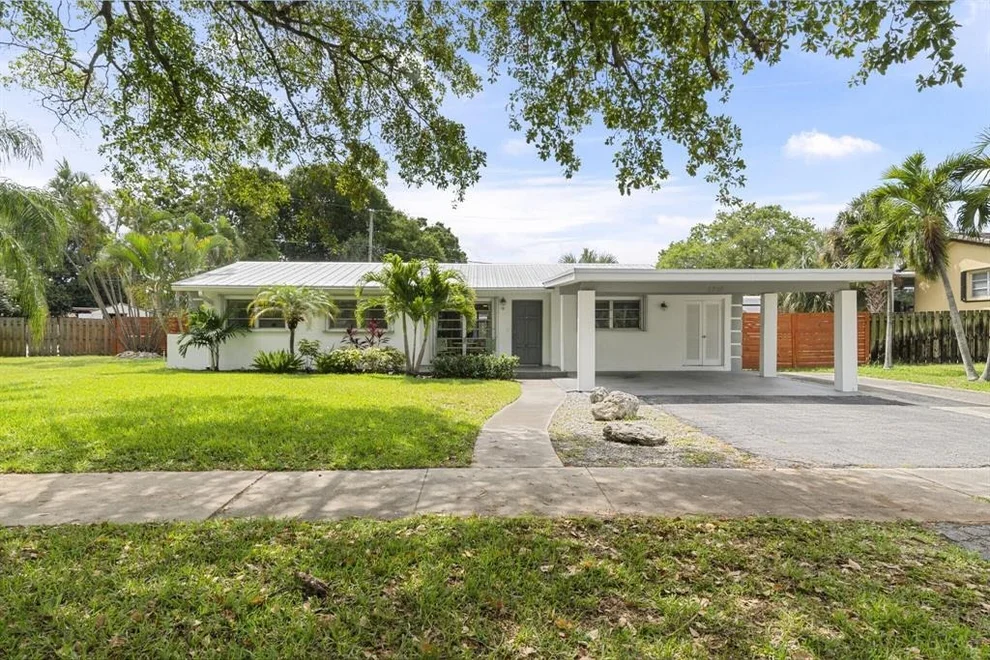 Unit for sale at 3708 Lake Osborne Drive, Lake Worth Beach, FL 33461