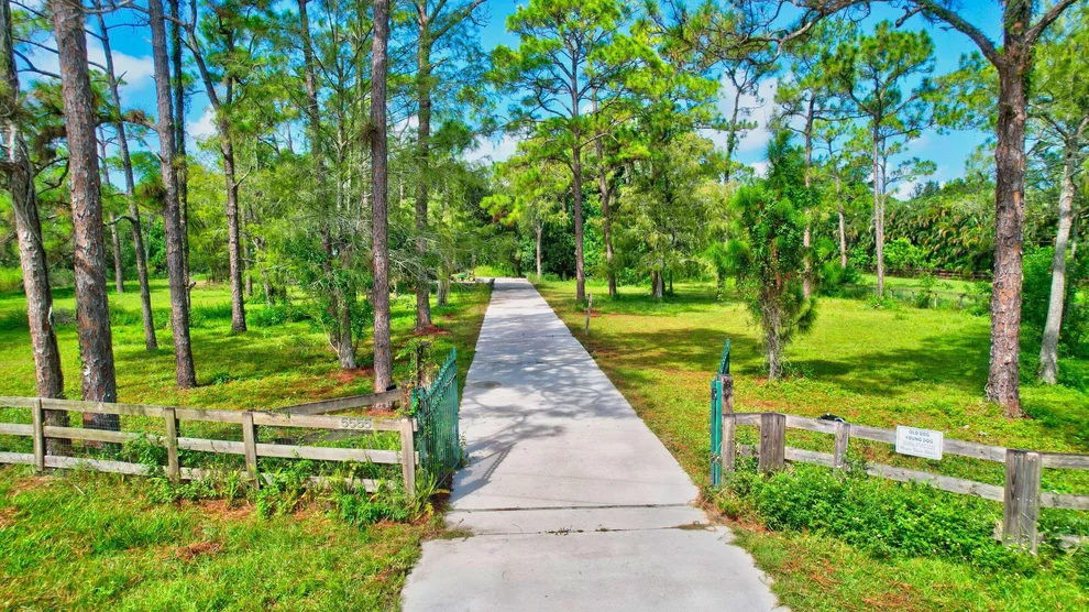 Unit for sale at 5555 Cougars Prowl, Lake Worth, FL 33449