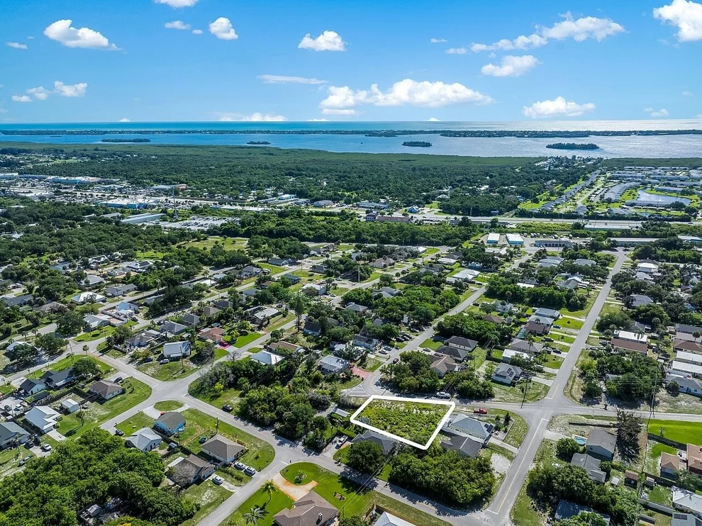 Unit for sale at 1325 2nd Road SW, Vero Beach, FL 32962