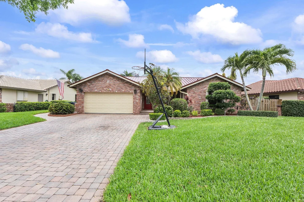 Unit for sale at 10662 NW 7th Place, Coral Springs, FL 33071