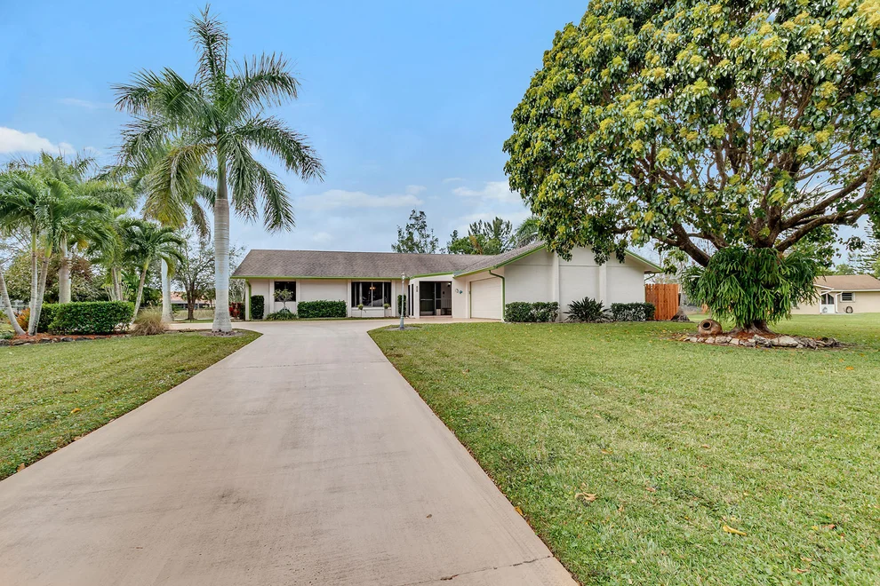 Unit for sale at 659 Whippoorwill Terrace, West Palm Beach, FL 33411