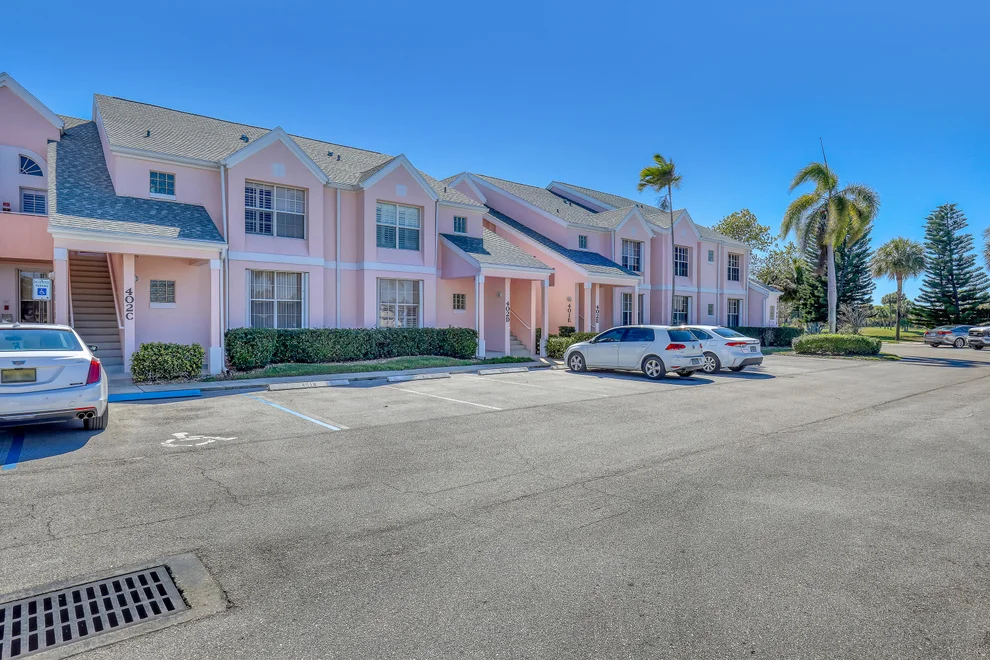 Unit for sale at 402 Muirfield Court, Jupiter, FL 33458