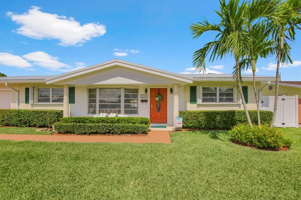 Unit for sale at 9886 Daisy Avenue, Palm Beach Gardens, FL 33410