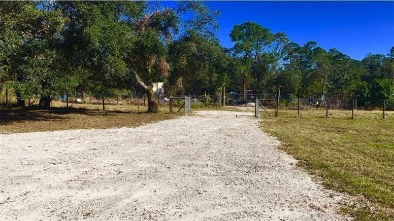 Unit for sale at 580 N Zambria Street, Clewiston, FL 33440