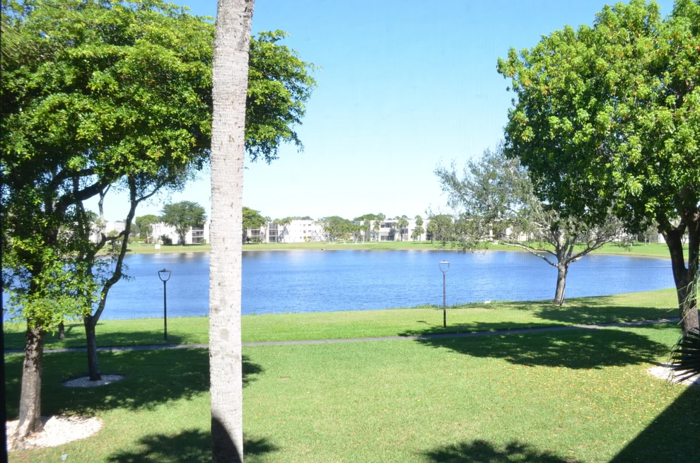 Unit for sale at 5310 Las Verdes Circle, Delray Beach, FL 33484