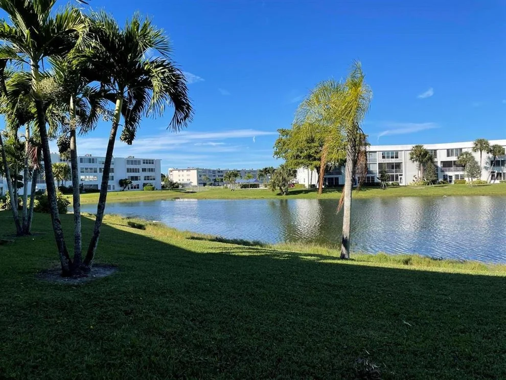 Unit for sale at 106 Wellington L, West Palm Beach, FL 33417