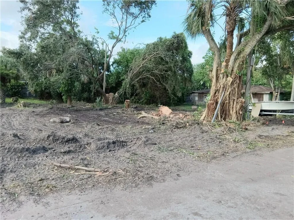 Unit for sale at 2066 42nd Place, Vero Beach, FL 32967