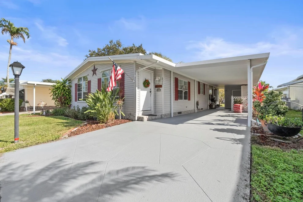 Unit for sale at 6570 NW 37th Avenue, Coconut Creek, FL 33073
