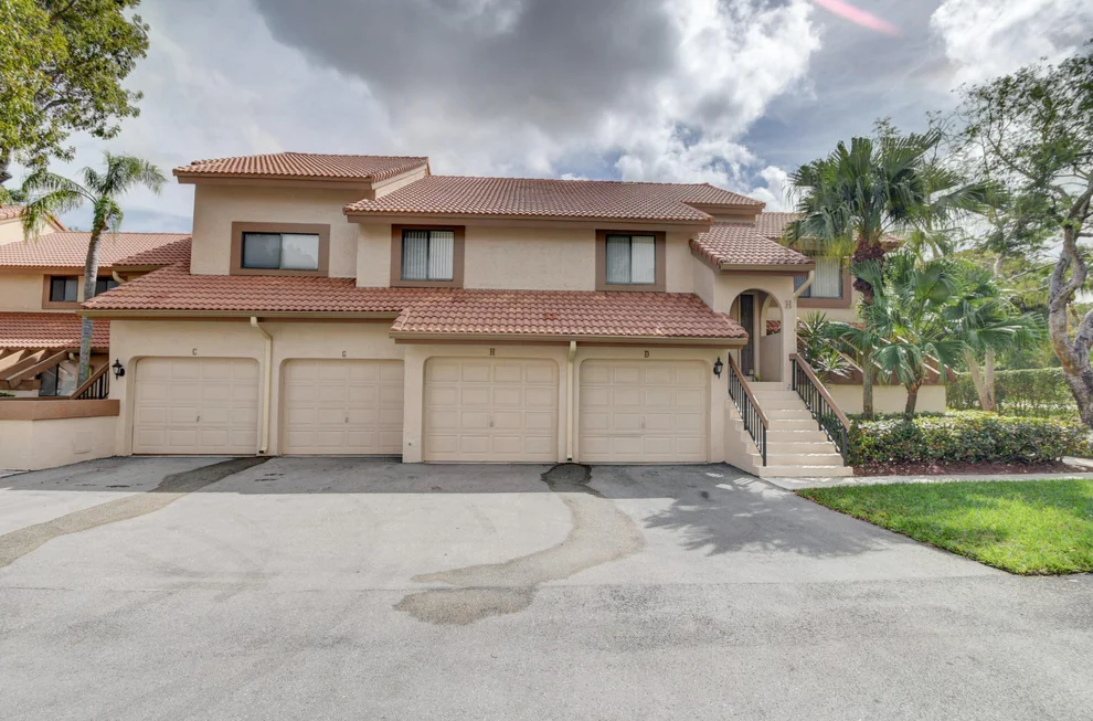 Unit for sale at 5530 Coach House Circle, Boca Raton, FL 33486