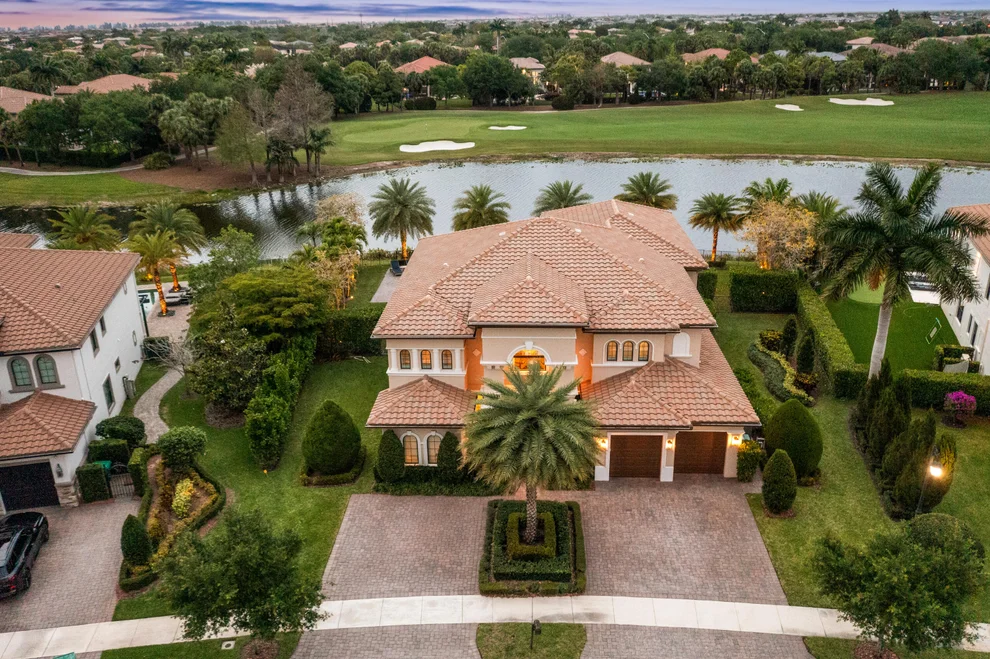Unit for sale at 10445 N Barnsley Drive, Parkland, FL 33076