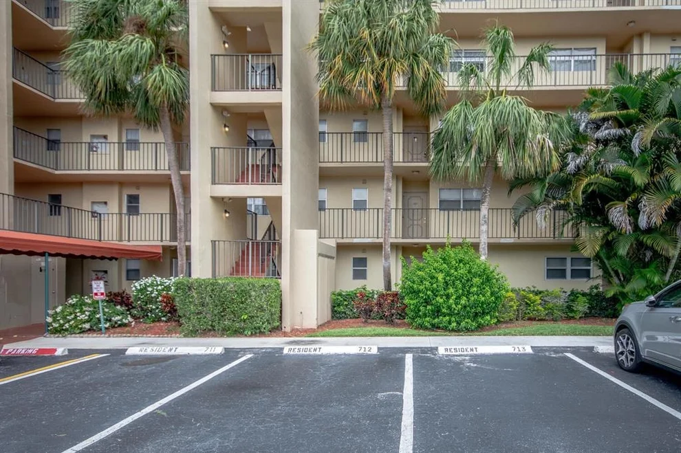 Unit for sale at 3755 Via Poinciana, Lake Worth, FL 33467