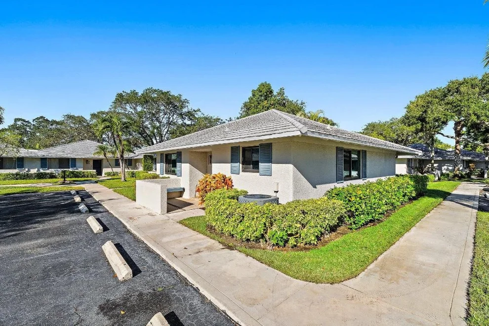 Unit for sale at 212 Club Drive, Palm Beach Gardens, FL 33418