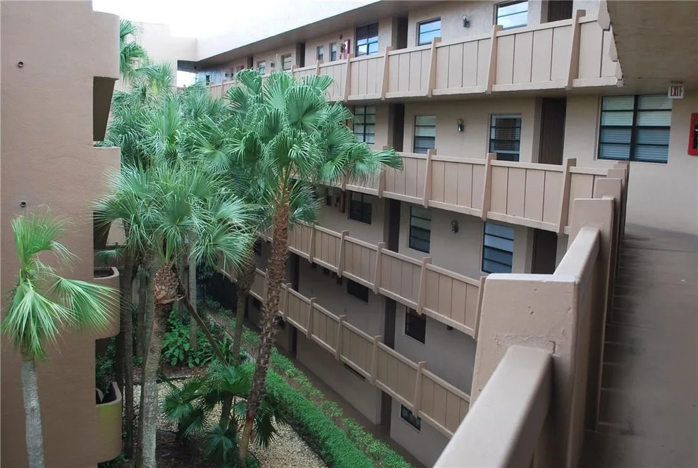 Unit for sale at 900 Colony Point Circle, Pembroke Pines, FL 33026