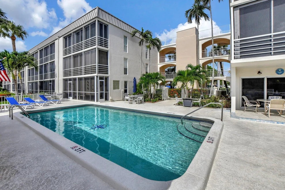 Unit for sale at 5900 NE 7th Avenue, Boca Raton, FL 33487