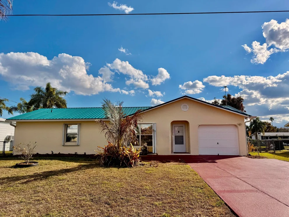 Unit for sale at 1926 SE 31st Street, Okeechobee, FL 34974