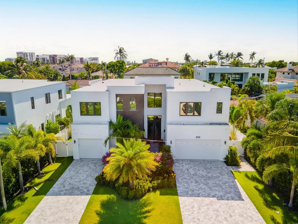 Unit for sale at 255 NE Spanish Court, Boca Raton, FL 33432