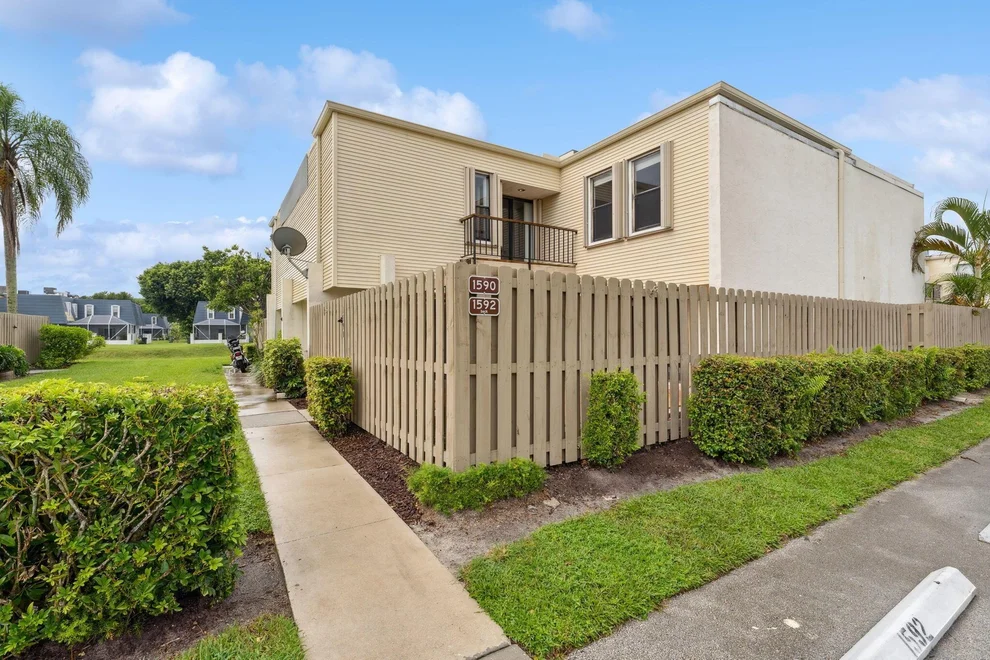 Unit for sale at 1590 Shaker Circle, Wellington, FL 33414