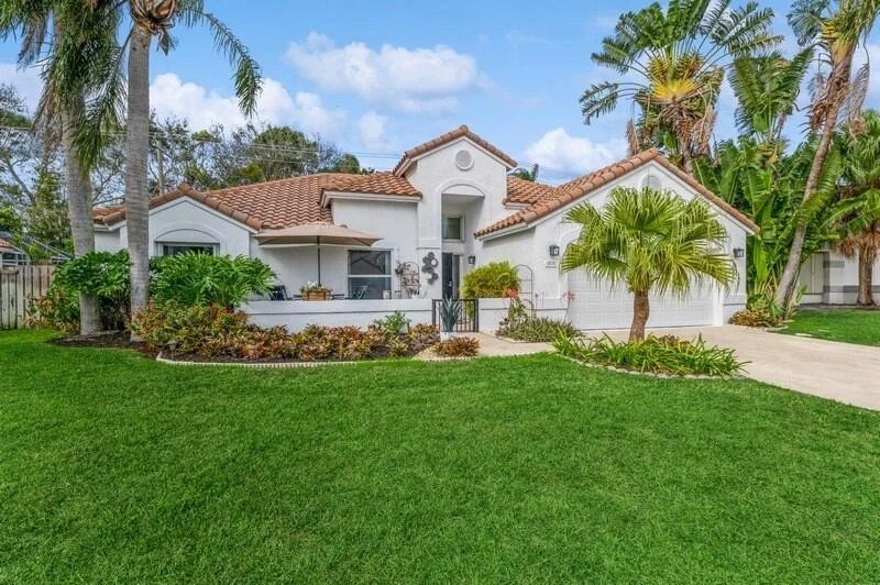 Unit for sale at 15 Dogwood Circle, Boynton Beach, FL 33436