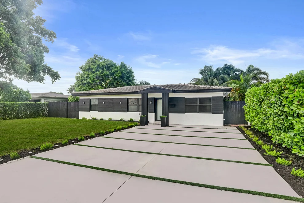 Unit for sale at 4581 NE 3RD Avenue, Oakland Park, FL 33334