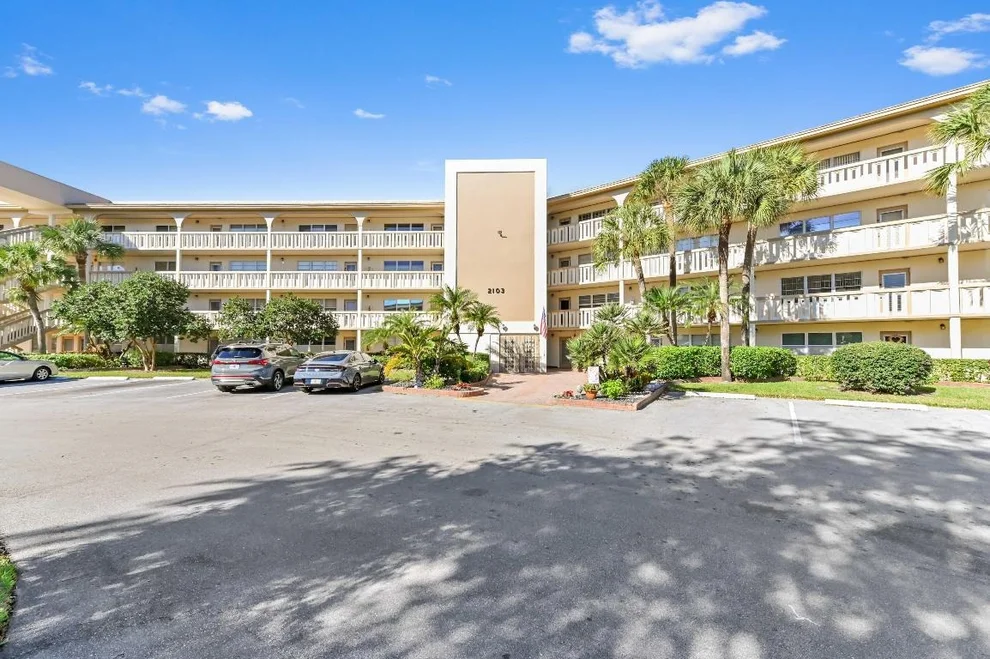 Unit for sale at 2103 Lucaya Bend, Coconut Creek, FL 33066