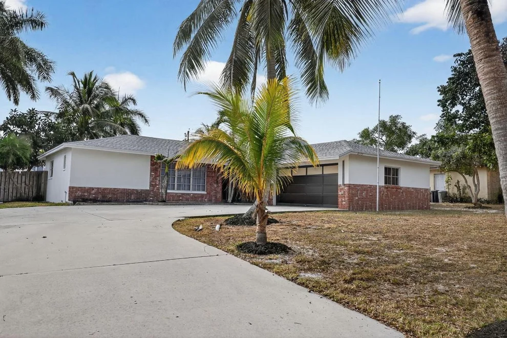 Unit for sale at 8776 SE Bahama Circle, Hobe Sound, FL 33455