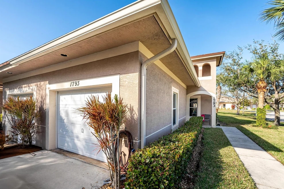 Unit for sale at 1793 S Dovetail B2 Drive, Fort Pierce, FL 34982