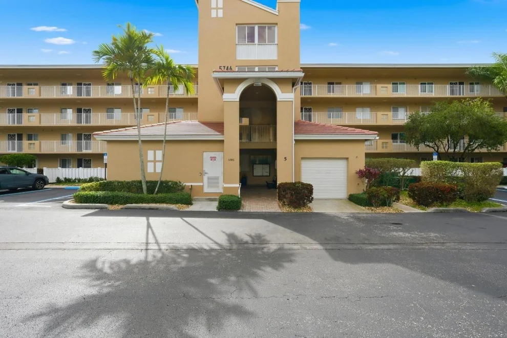 Unit for sale at 5746 Crystal Shores Drive, Boynton Beach, FL 33437