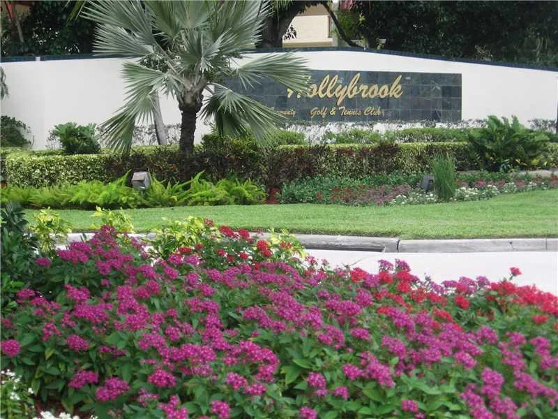 Unit for sale at 9720 S Hollybrook Lake Drive, Pembroke Pines, FL 33025