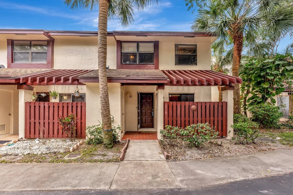 Unit for sale at 3725 Carambola Circle, Coconut Creek, FL 33066
