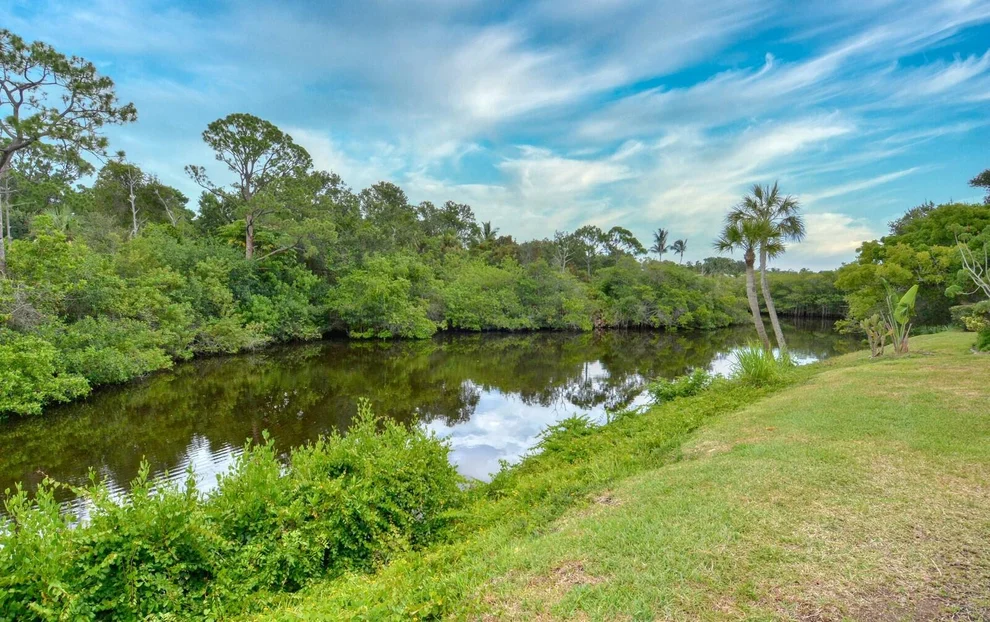Unit for sale at 1600 NE Dixie Highway, Jensen Beach, FL 34957