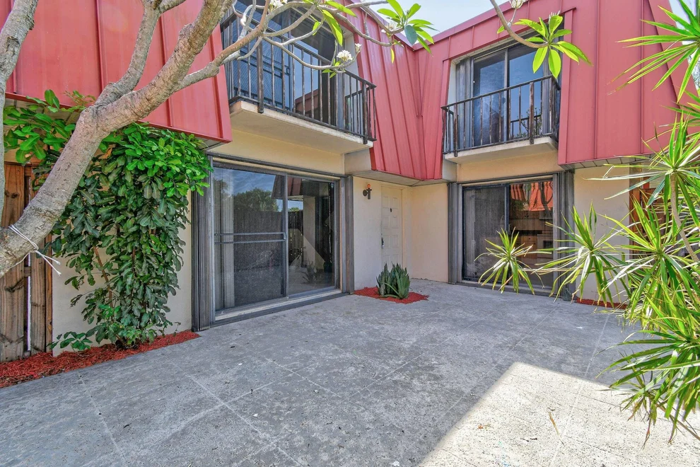Unit for sale at 3203 Meridian Way N, Palm Beach Gardens, FL 33410