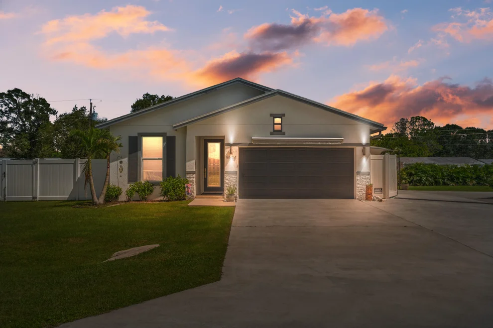 Unit for sale at 5504 Deleon Avenue, Fort Pierce, FL 34951