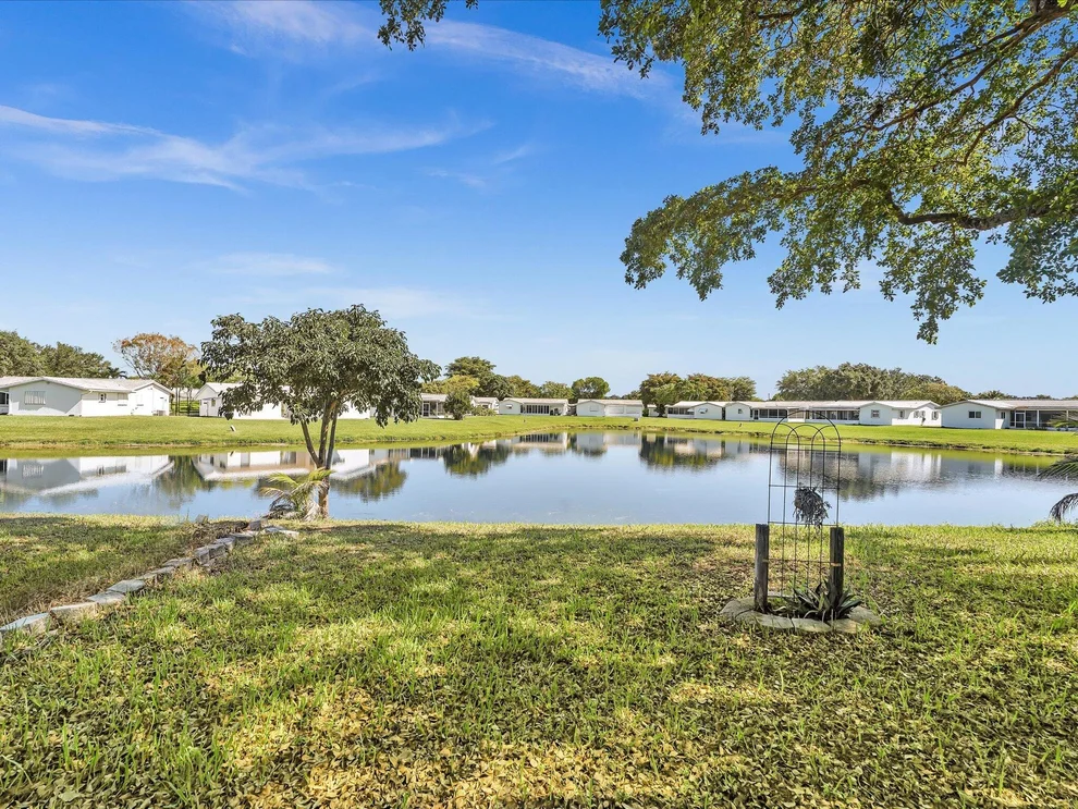 Unit for sale at 8949 NW 9th Place, Plantation, FL 33324
