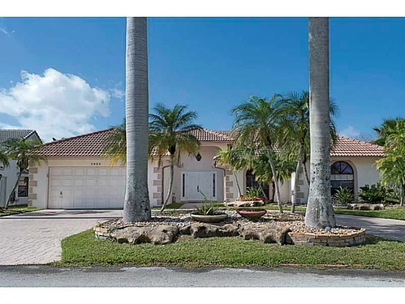 Unit for sale at 7925 NW 85th Avenue, Tamarac, FL 33321
