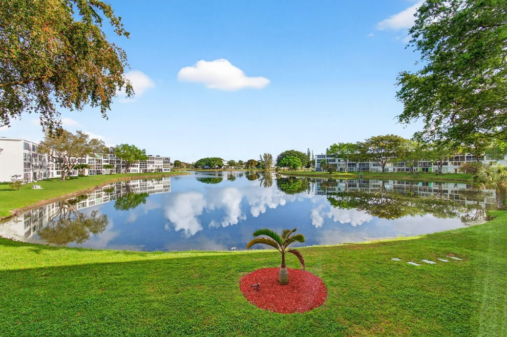 Unit for sale at 2073 Cambridge D, Deerfield Beach, FL 33442