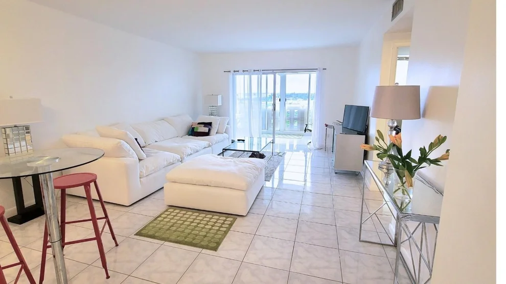 Unit for sale at 4330 Hillcrest Drive, Hollywood, FL 33021
